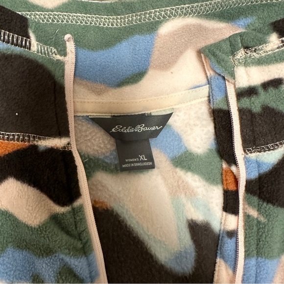 Eddie Bauer Women's Quest Fleece Quarter-Zip Sweater - Printed - Mountains - Picture 4 of 7